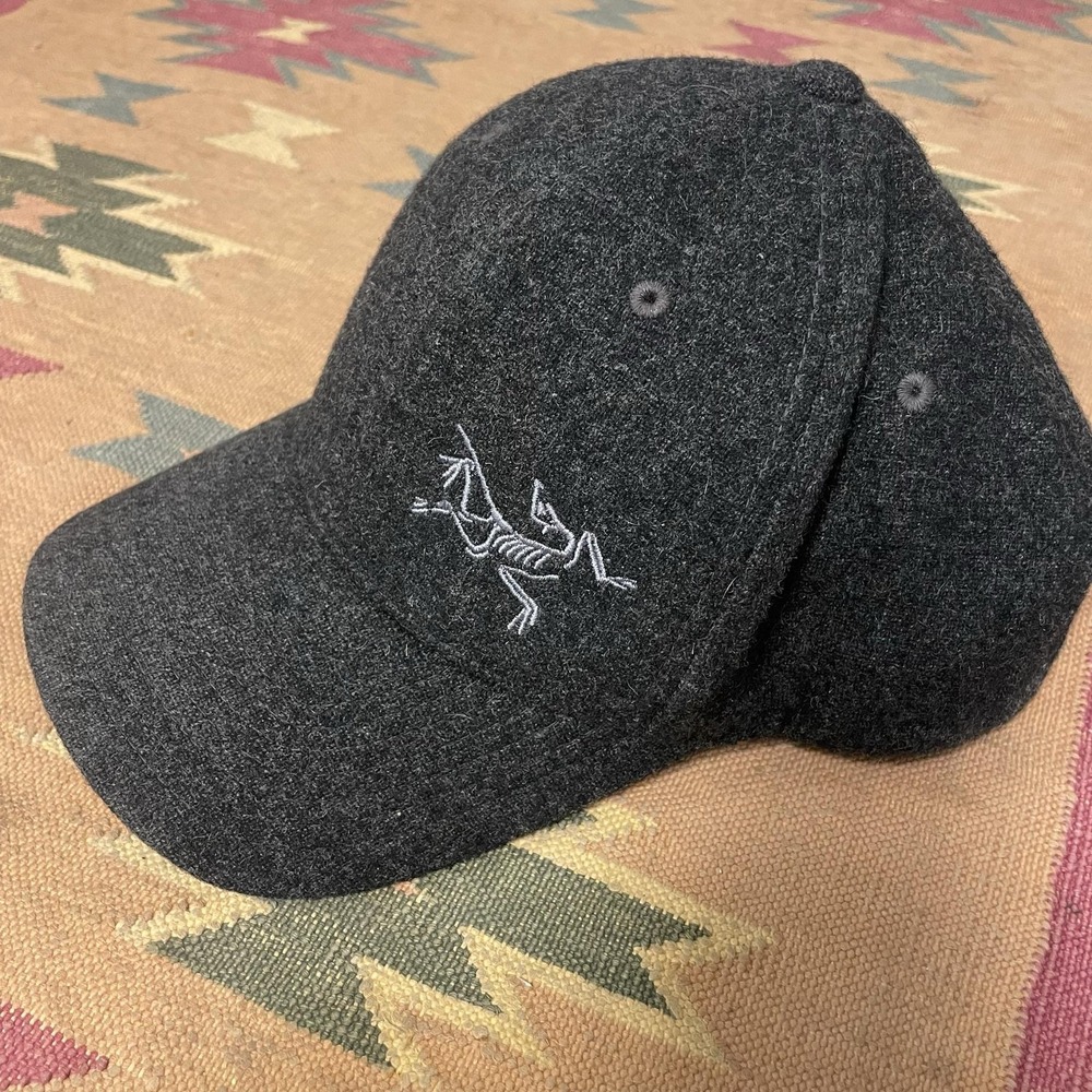 Arc'teryx Hat Wool Ball Cap Mens XL Gray Flexfit Logo Stretch Outdoor